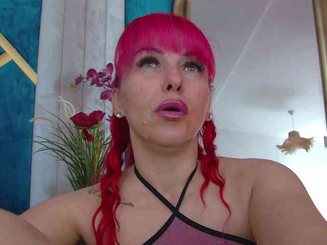 Foxxxy-MILF webcam