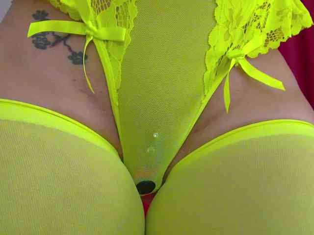Foxxxy-MILF webcam