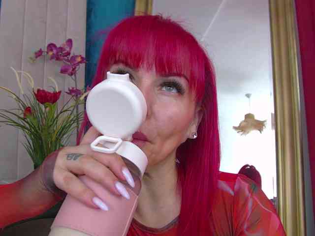 Foxxxy-MILF webcam