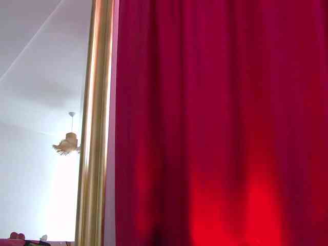Foxxxy-MILF webcam