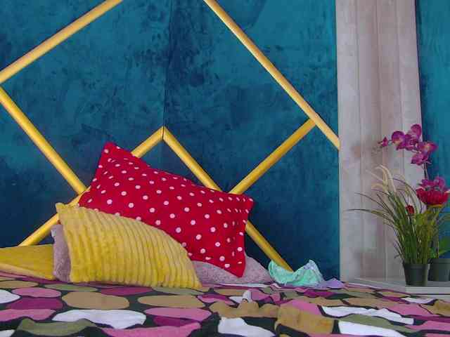 Foxxxy-MILF webcam