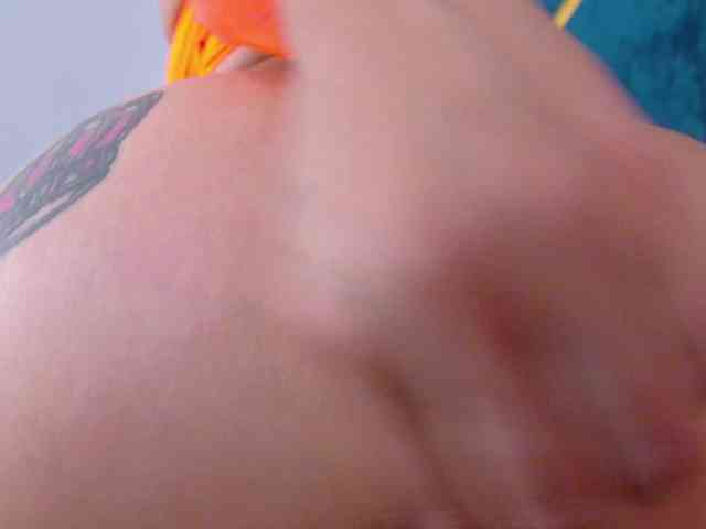 Foxxxy-MILF webcam