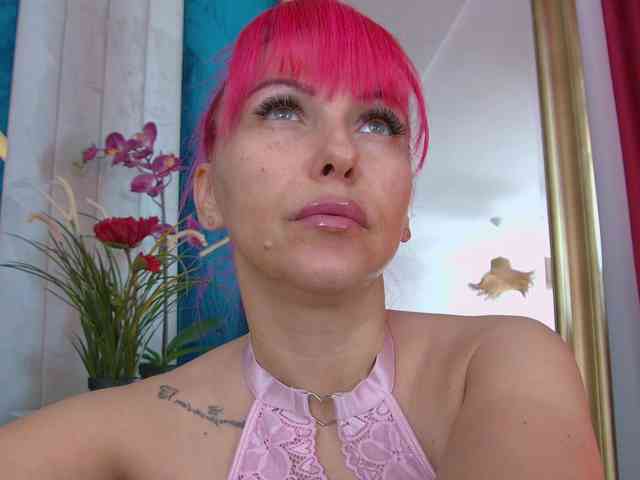 Foxxxy-MILF webcam
