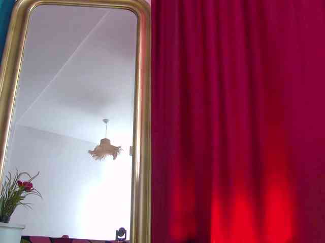 Foxxxy-MILF webcam