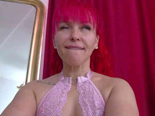 Foxxxy-MILF webcam