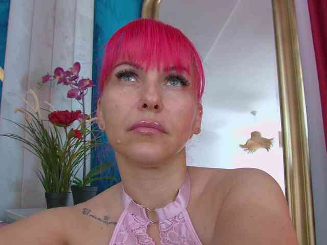 Foxxxy-MILF webcam