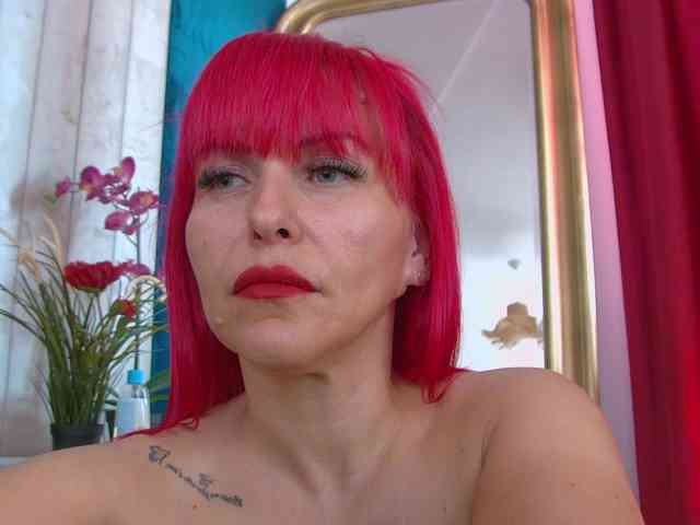 Foxxxy-MILF webcam
