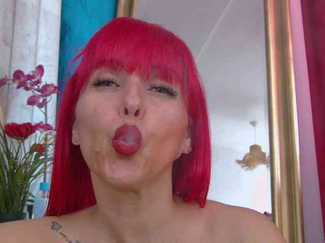 Foxxxy-MILF webcam
