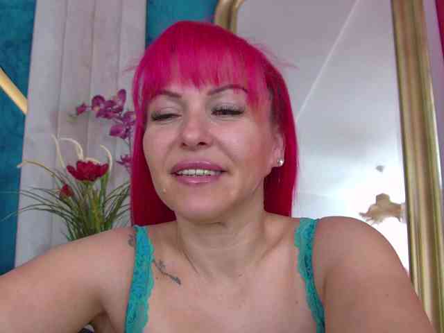 Foxxxy-MILF webcam