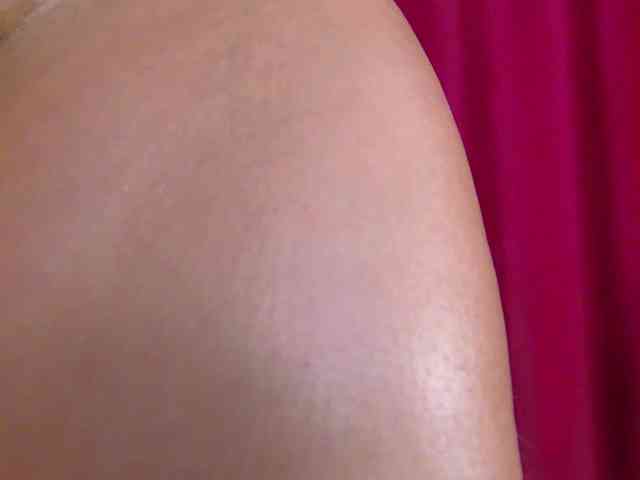 Foxxxy-MILF webcam