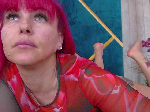 Foxxxy-MILF webcam