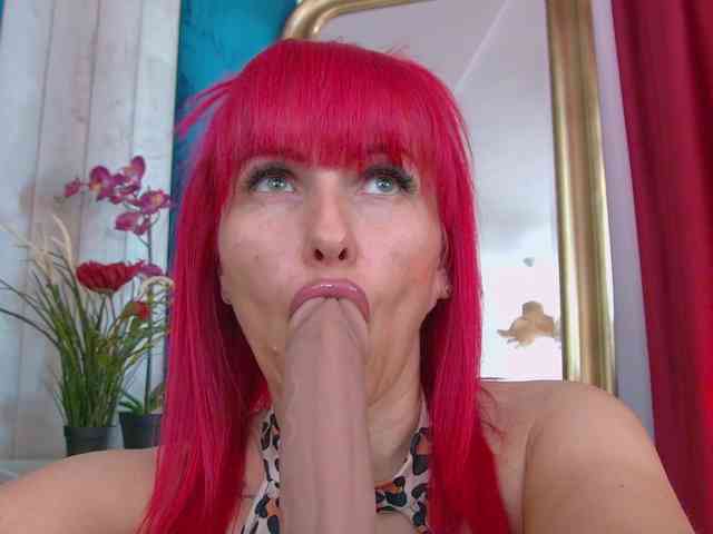 Foxxxy-MILF webcam