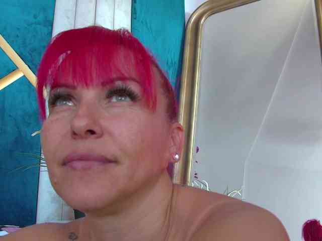 Foxxxy-MILF webcam