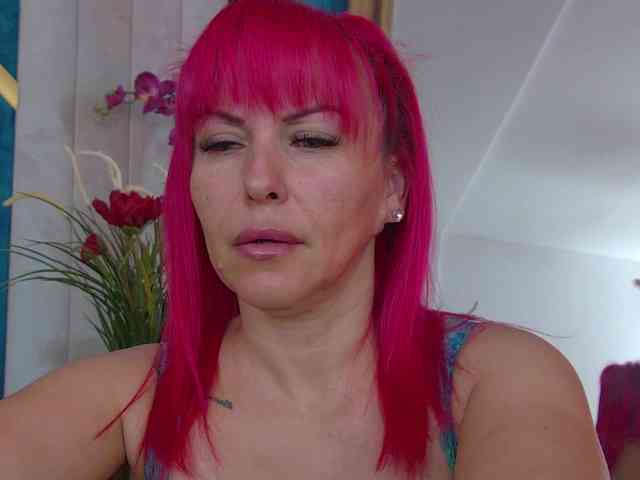 Foxxxy-MILF webcam