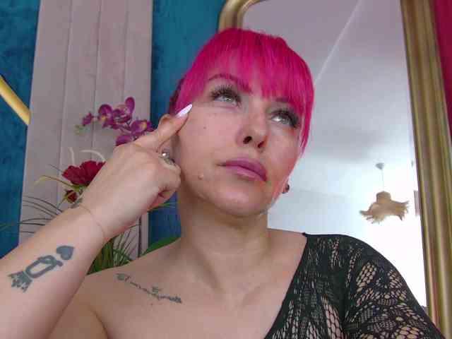 Foxxxy-MILF webcam