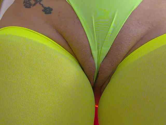 Foxxxy-MILF webcam