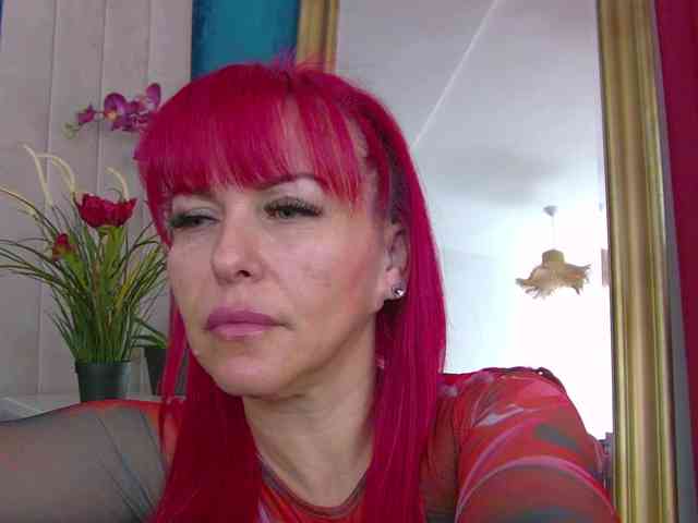 Foxxxy-MILF webcam