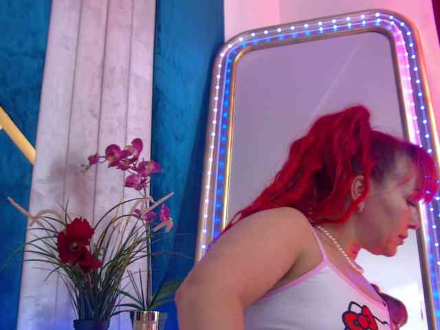 Foxxxy-MILF webcam