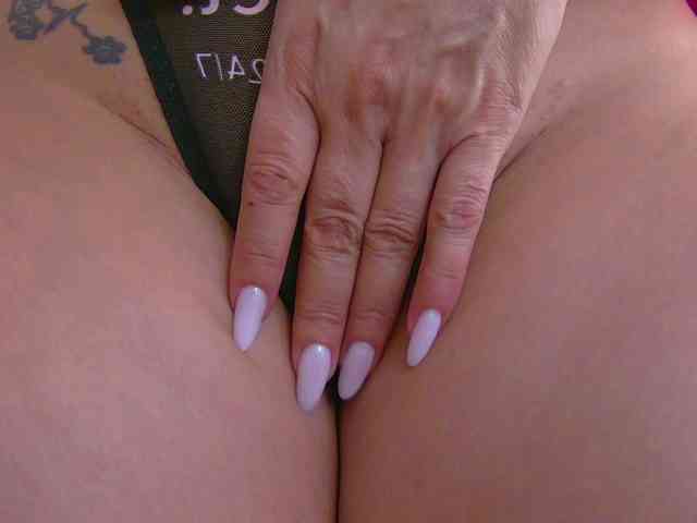 Foxxxy-MILF webcam