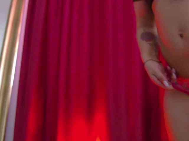 Foxxxy-MILF webcam