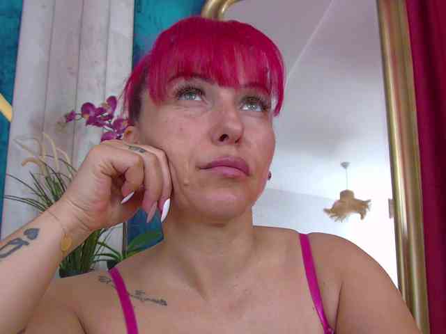Foxxxy-MILF webcam