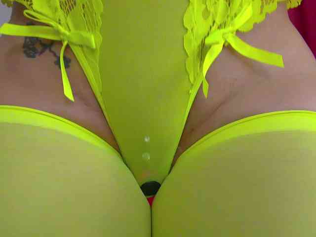 Foxxxy-MILF webcam