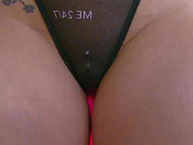 Foxxxy-MILF webcam
