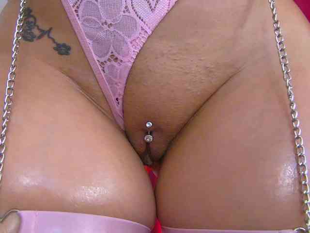 Foxxxy-MILF webcam