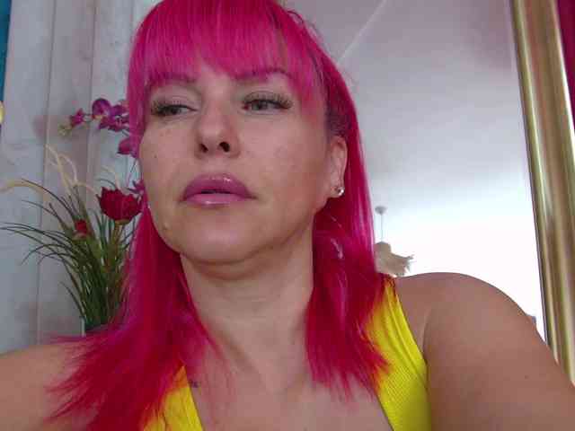 Foxxxy-MILF