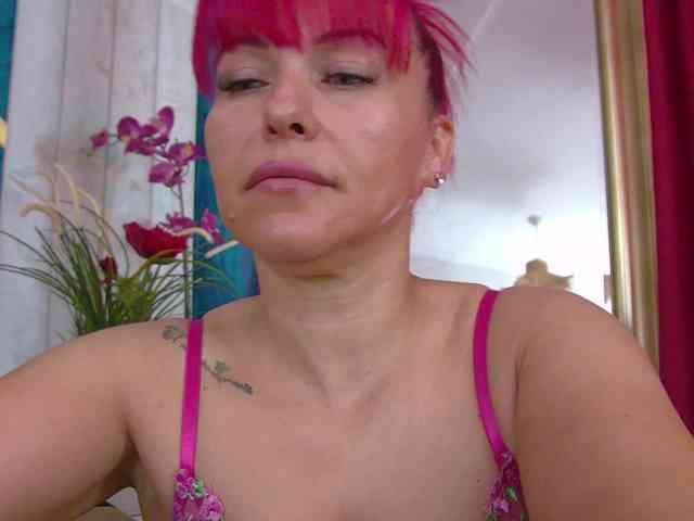 Foxxxy-MILF webcam