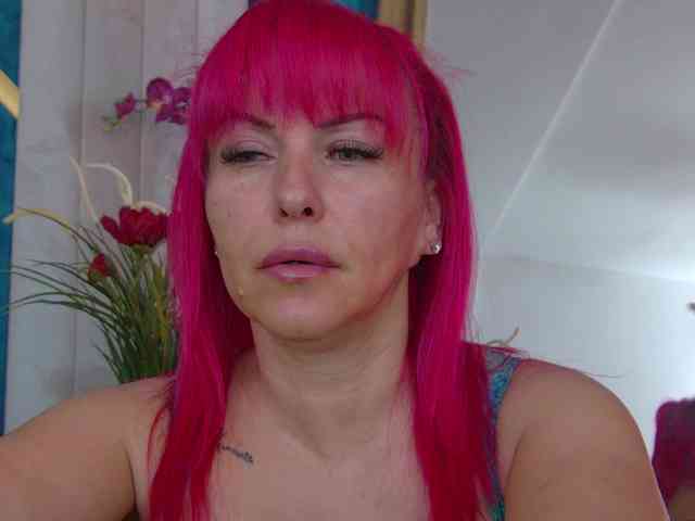 Foxxxy-MILF webcam