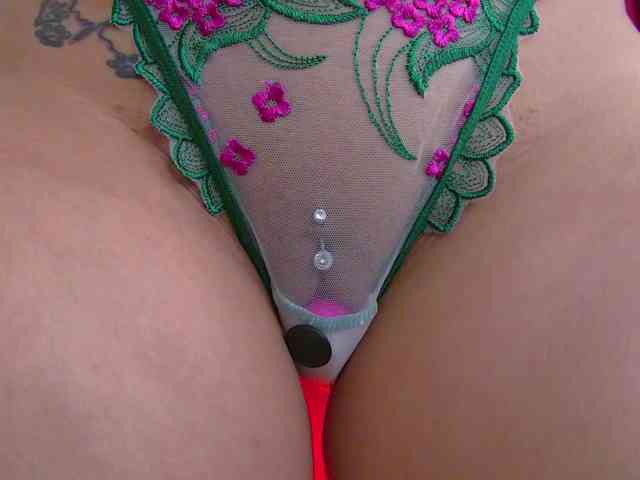 Foxxxy-MILF webcam