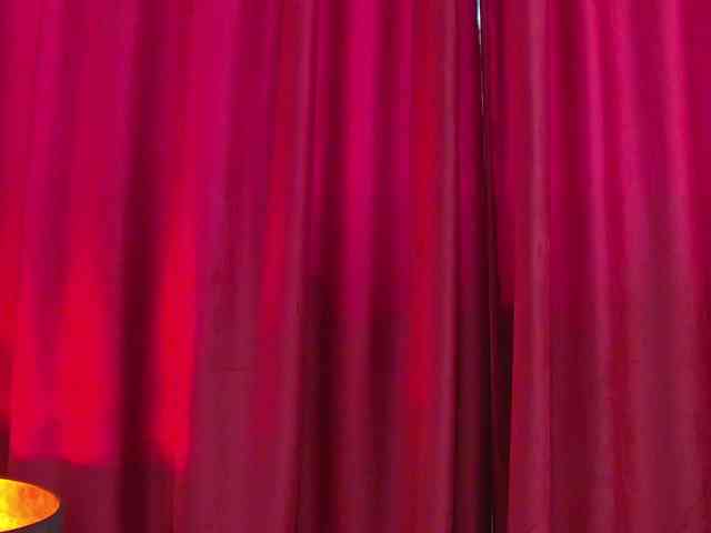 Foxxxy-MILF webcam