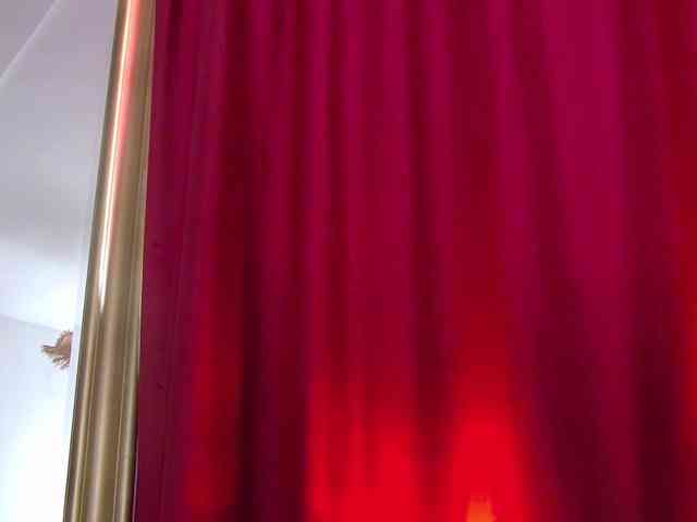 Foxxxy-MILF webcam