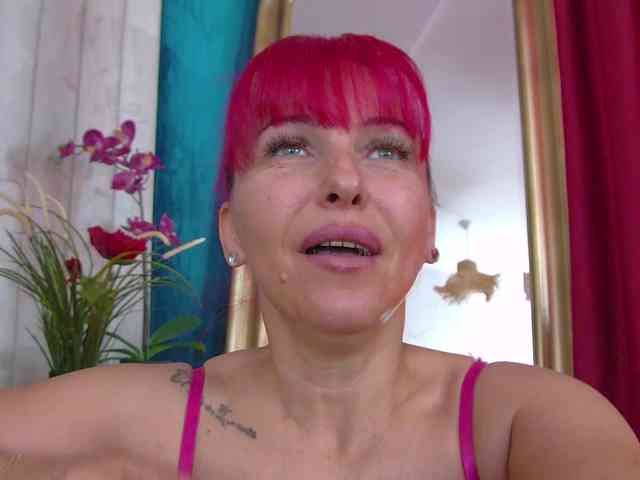 Foxxxy-MILF webcam