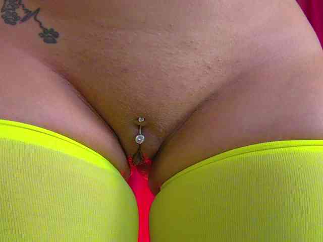 Foxxxy-MILF webcam