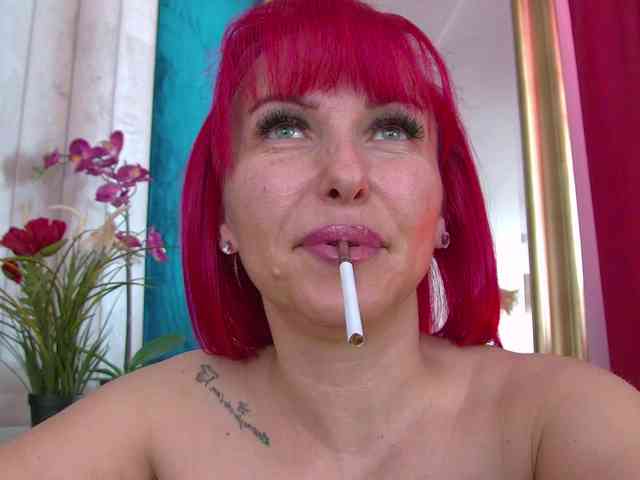 Foxxxy-MILF webcam