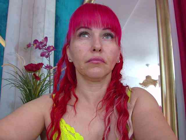 Foxxxy-MILF webcam