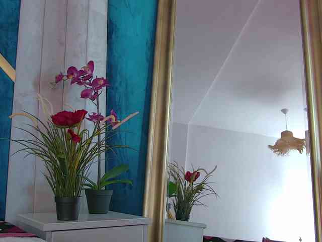 Foxxxy-MILF webcam