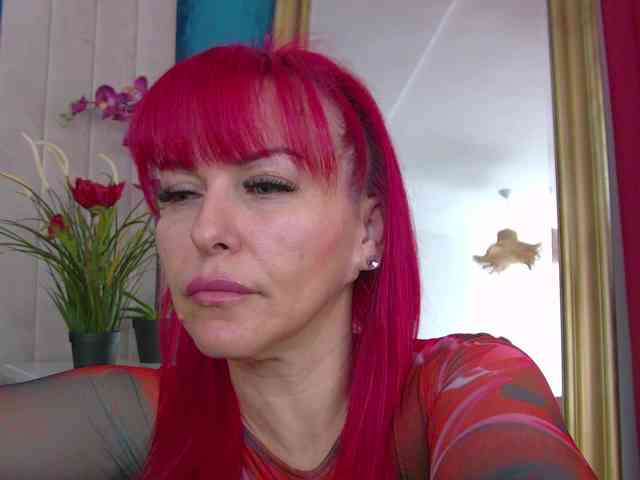 Foxxxy-MILF webcam
