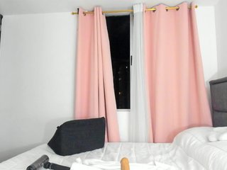 sara-maisa Porn Show