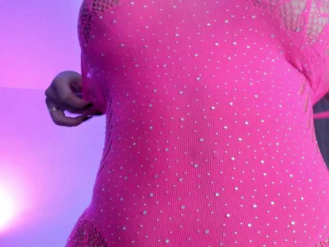 sara-maisa live cam profile