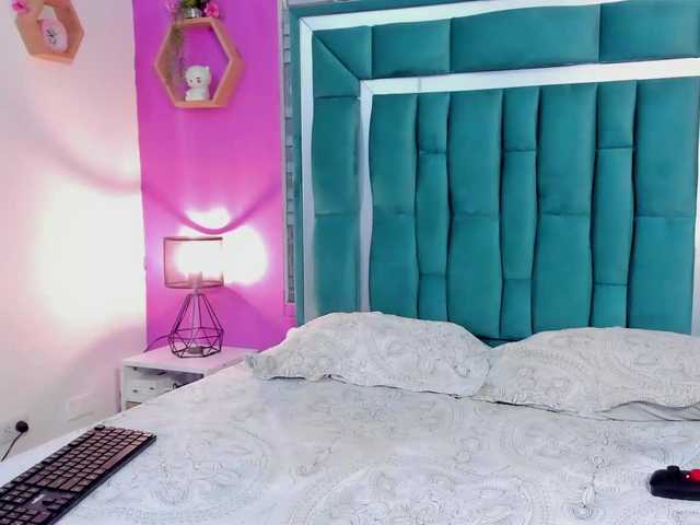 VALERYANDERSON's BongaCams show and profile