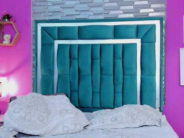 VALERYANDERSON's BongaCams show and profile