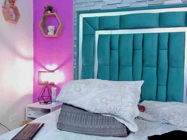 VALERYANDERSON VALERYANDERSON