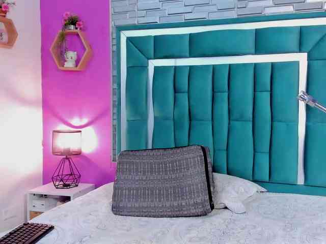 VALERYANDERSON VALERYANDERSON