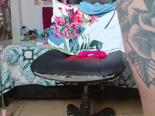 hanna-davis01 Live Cam on BongaCams