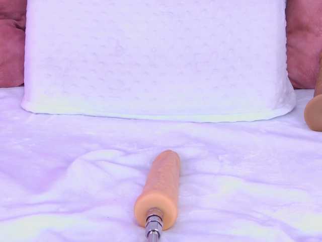 AlliciaKim's BongaCams show and profile