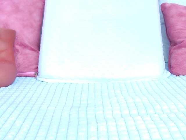 AlliciaKim's BongaCams show and profile