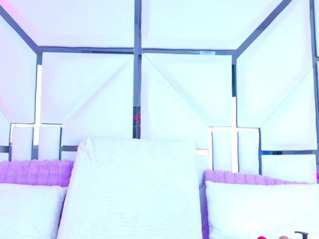 AlliciaKim's BongaCams show and profile